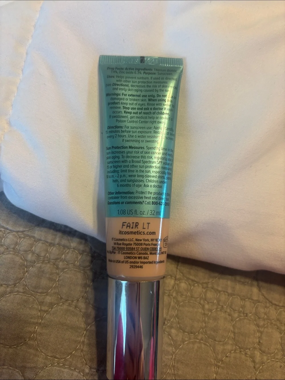 it cosmetics CC+ Oil-Free Matte Cream Foundation in fair light